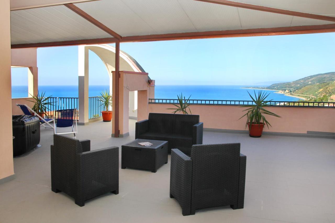 Attico Vista Mare Con Terrazza E Spa Riscaldata Santo Stefano di Camastra Eksteriør bilde