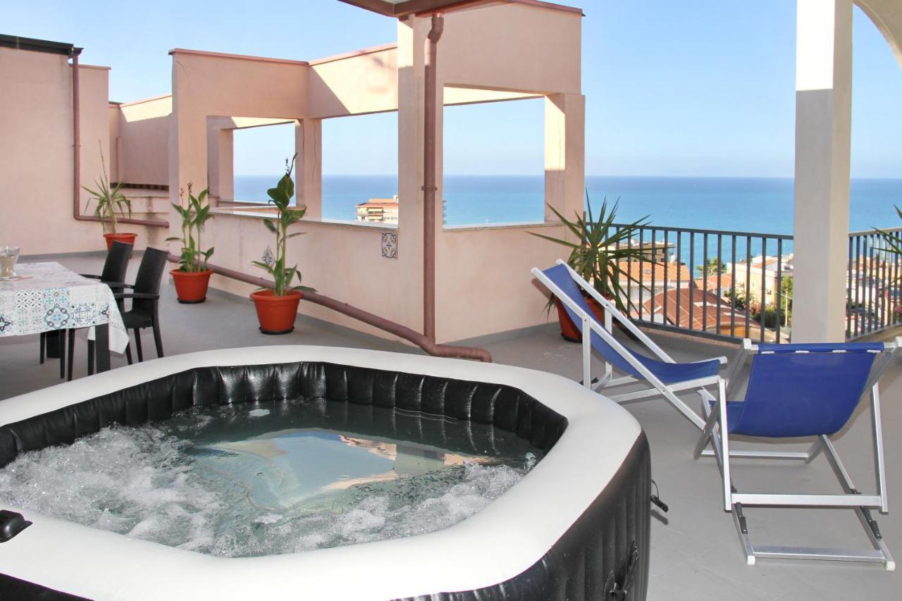 Attico Vista Mare Con Terrazza E Spa Riscaldata Santo Stefano di Camastra Eksteriør bilde