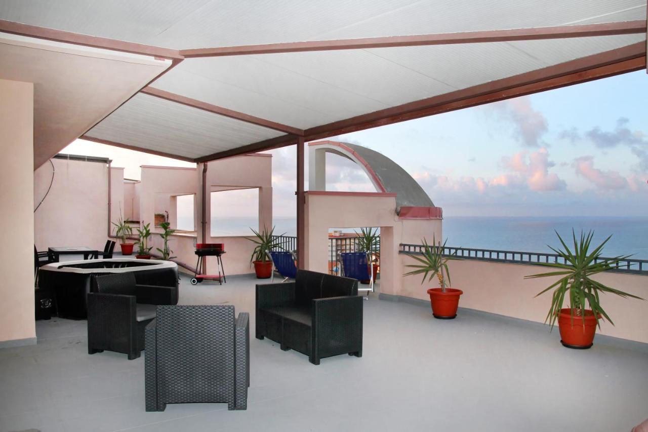 Attico Vista Mare Con Terrazza E Spa Riscaldata Santo Stefano di Camastra Eksteriør bilde